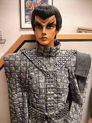 Archivo:Star Trek costume - Romulan