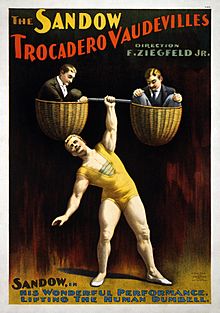 Archivo:The Sandow Trocadero Vaudevilles, Sandow lifting the human dumbell, 1894