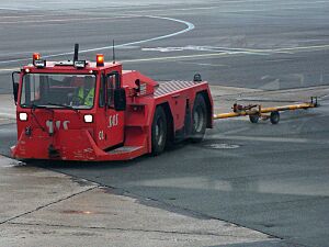 Archivo:Tow truck ekch