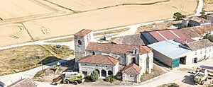 Archivo:Villusto-iglesia-santa-maria-julio-2019