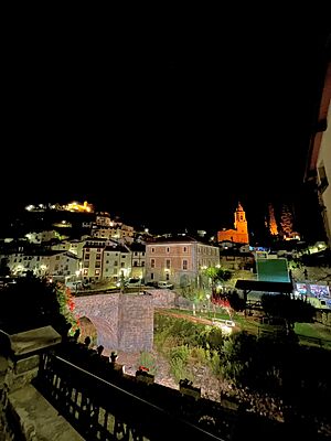 Archivo:Vista nocturna de Soto en Cameros
