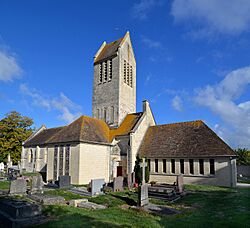 Église Saint-Pierre de Fierville-Bray. Vue sud-est.jpg