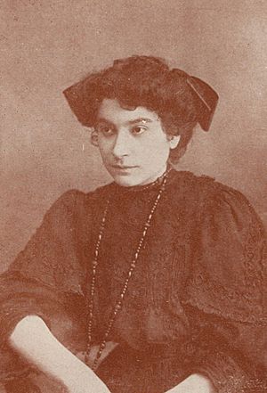 Archivo:1908-10-25, Feminal, Les nostres actrius, Srta. Margarida Xirgu (Teatre Principal) (cropped)