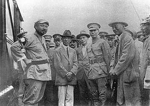 Archivo:1927年冯玉祥与蒋介石会面