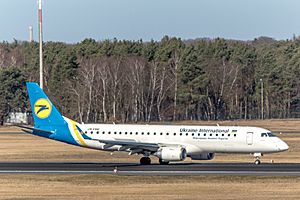 Archivo:20140308 UR-EME Ukraine International Airlines Embraer ERJ-190LR