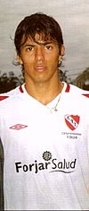 Archivo:Aguero Independiente 2005