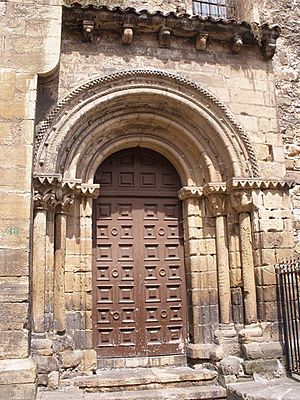Archivo:Aviles - Iglesia de Santo Tomas de Canterbury (iglesia vieja de Sabugo) 3