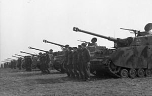 Archivo:Bundesarchiv Bild 101I-297-1740-19A, Frankreich, SS-Division "Hitlerjugend", Panzer IV
