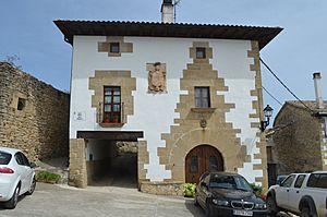 Archivo:Casa tradicional (Iturgoyen)