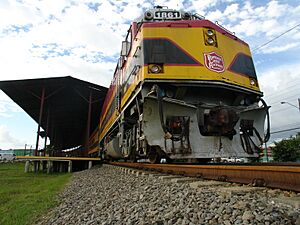 Archivo:Colon station Panama