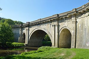 Archivo:Dundas Aqueduct, from south-east