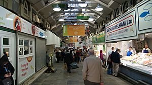 Archivo:Fish & Game Row, Kirkgate Market, Leeds (22nd September 2012) 001