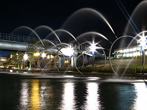 Archivo:Fountain in Parque Fundidora