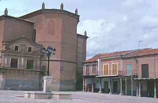 Fundación Joaquín Díaz - Plaza Mayor - Alaejos (Valladolid).jpg