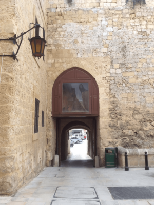 Archivo:Greeks' Gate, medieval Mdina