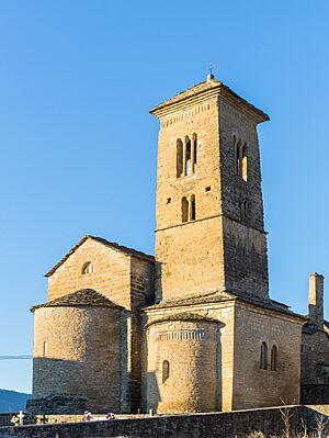 Archivo:Iglesia de San Pedro, Lasieso, Huesca, España, 2015-01-07, DD 02