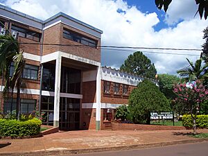 Archivo:Ingenieria-Universidad-Nacional-de-Misiones-Obera-3