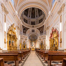 Archivo:Interior of the Iglesia Arzobispal Castrense