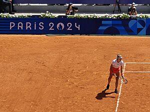 Archivo:Karolína Muchová - Linda Nosková vs. Cristina Bucșa - Sara Sorribes Tormo, 2024 Summer Olympics women's doubles tennis tournament, 2024-08-04 (306)