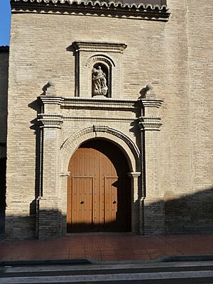 Archivo:La Puebla de Alfindén - Iglesia de Nuestra Señora de la Asunción - Portada