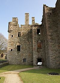 Archivo:MacLellan's Castle 20080422 - entrance