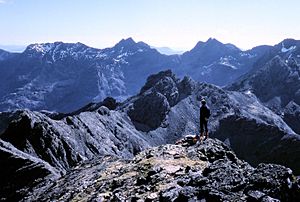 Archivo:Main ridge of the cuillin in skye arp
