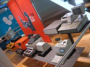 Archivo:Moderncashregisters