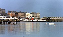 PS Waverley at Gourock 1990.jpg