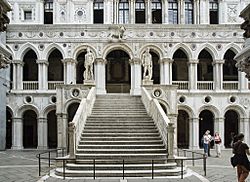Archivo:Palazzo ducale, scala dei giganti 02