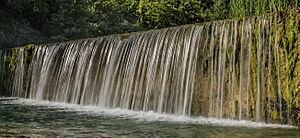 Archivo:Presa d'aigua del riu Isàvena
