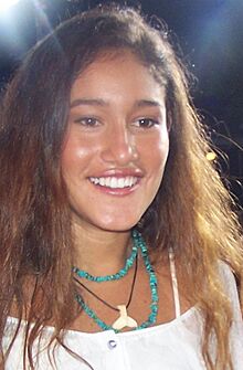 Q'orianka Kilcher 1 (cropped).jpg