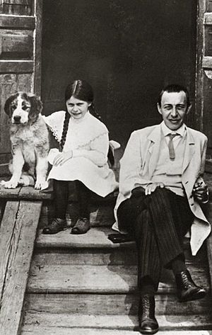 Archivo:Rachmaninoff and daughter