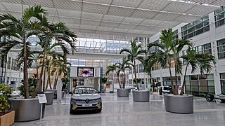 Renault Technocentre, entrée de l'Avancée.jpg