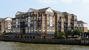 Archivo:Rotherhithe London June 2016 002