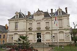 Saint-Calais - Hôtel de ville.jpg