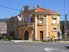 Archivo:Serra de Outes Casa do concello