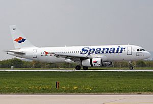 Archivo:Spanair A320
