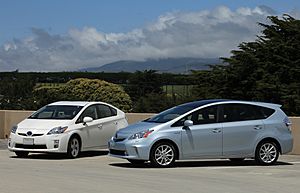 Archivo:Toyota Prius V Hybrid car family