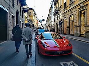 Archivo:Via Monte Napoleone, Milan, Italy