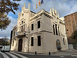 Archivo:053 Ajuntament del Prat de Llobregat, pl. de la Vila 1 - c. Major