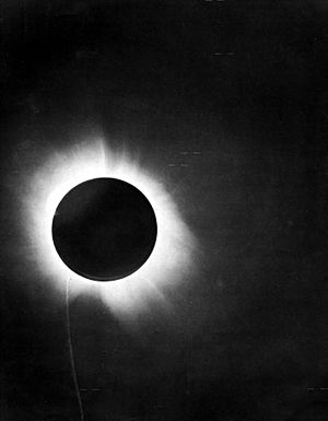 Archivo:1919 eclipse positive
