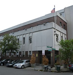 Archivo:50 Pct NYPD KB Av 236 jeh