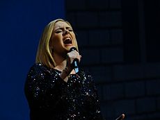 Archivo:Adele 'Adele Live 2016' - Nashville DSC04671 (30410853565)