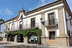Archivo:Ayuntamiento dSan Vicente de Alcántara