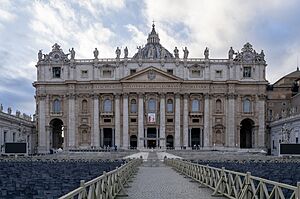 Archivo:Basilica di San Pietro - Esterrno