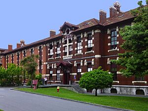 Archivo:Bilbao - Hospital Universitario de Basurto 10 edited