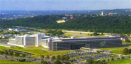 Archivo:Bird's eye view of the Defense Intelligence Agency (DIA) Headquarters from Potomac, Washington DC
