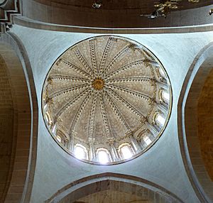 Archivo:Cúpula Catedral Zamora interior