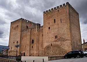 Archivo:Castillo de los Velasco 2
