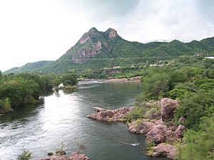 Archivo:El Novillo, Soyopa - panoramio